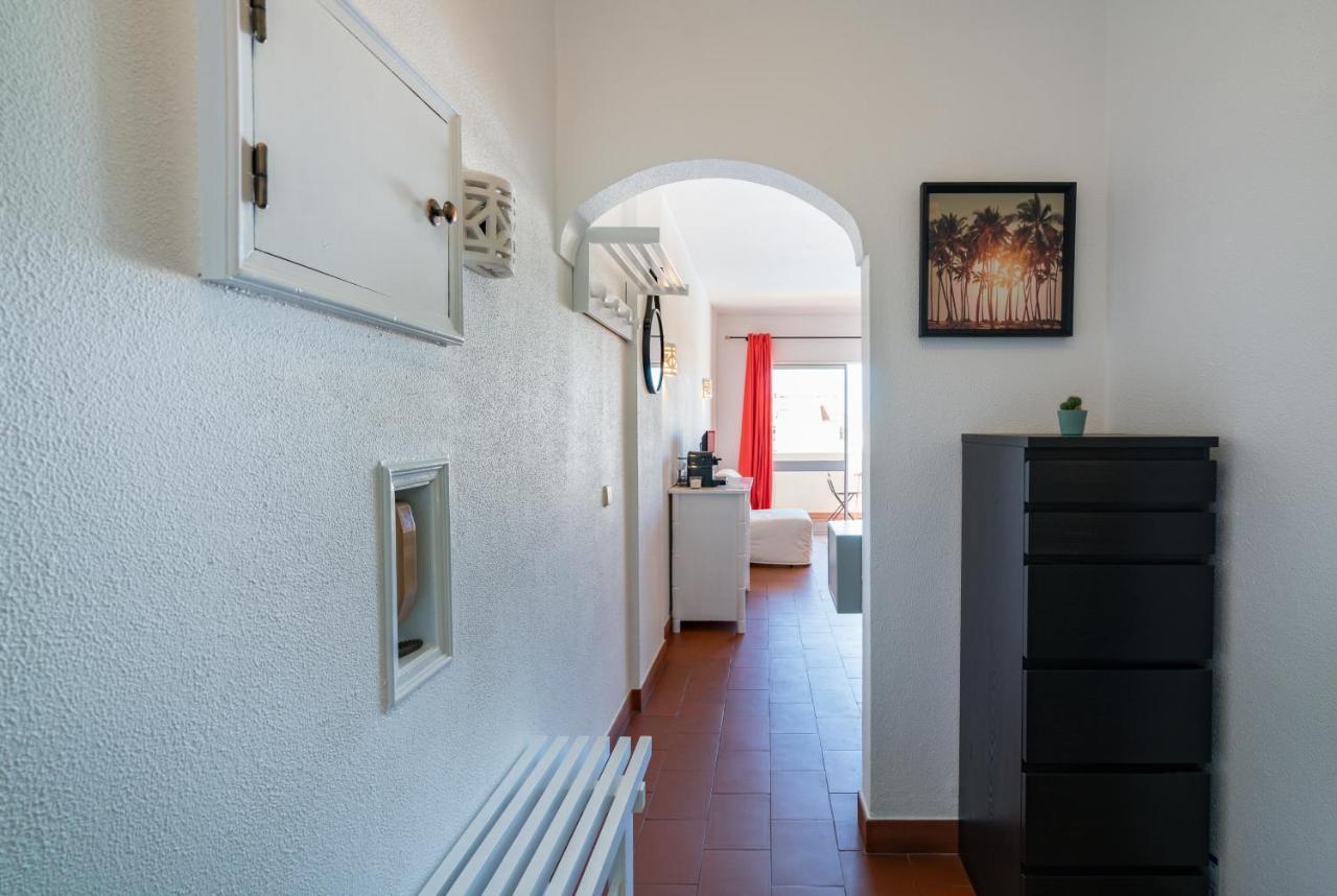 Silchoro - Estudio Remodelado Com Ac E Piscina Em * Albufeira