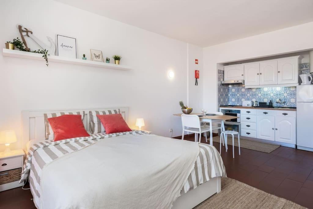 Silchoro - Estudio Remodelado Com Ac E Piscina Em *